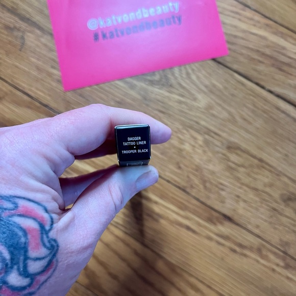 Kat Von D Cosmetics 8pc Makeup Lot *BNIB* - Picture 6 of 16